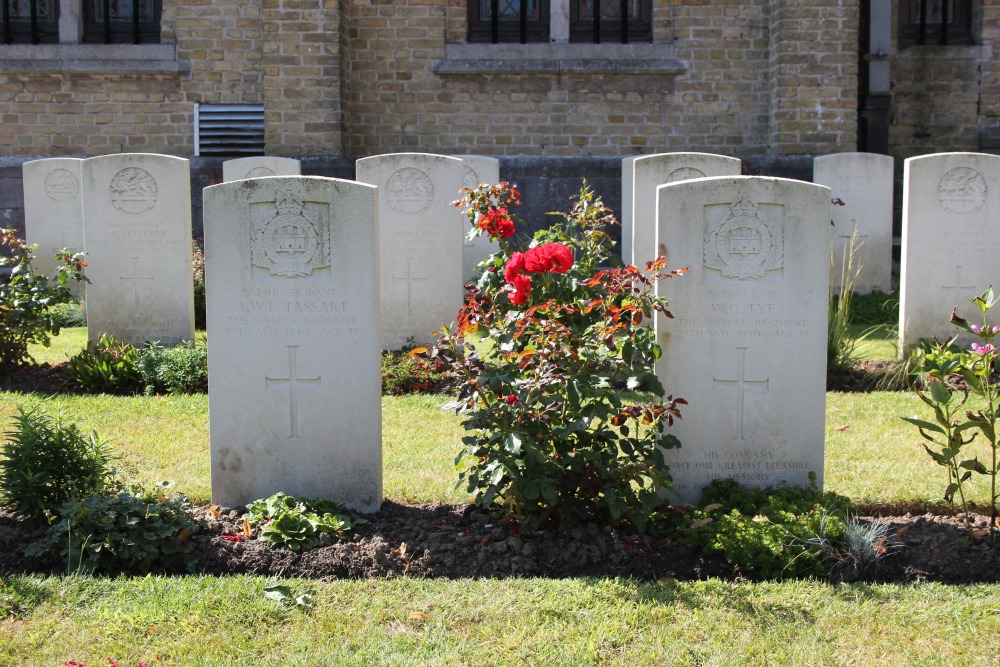 Oorlogsgraven van het Gemenebest Zuidschote Churchyard #4