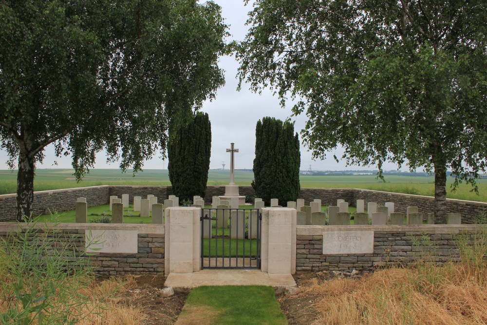 Commonwealth War Cemetery Bunyans