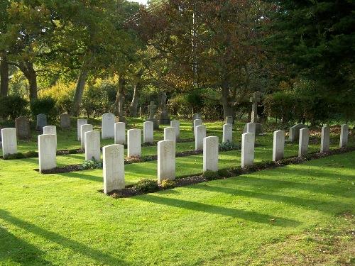 Oorlogsgraven van het Gemenebest St. John Churchyard #1