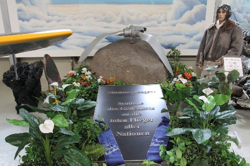 Monument voor omgekomen piloten van alle landen