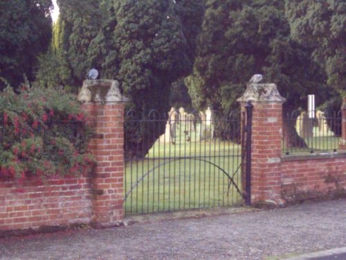 Commonwealth War Graves Shipdham Cemetery #1