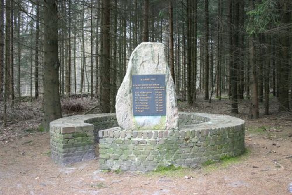 Memorial Execution Oosterduinen 8 April 1945