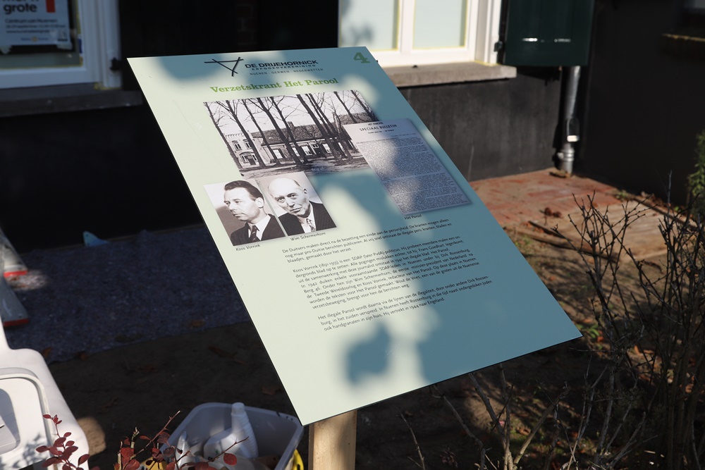 Information Sign Resistance Newspaper Het Parool