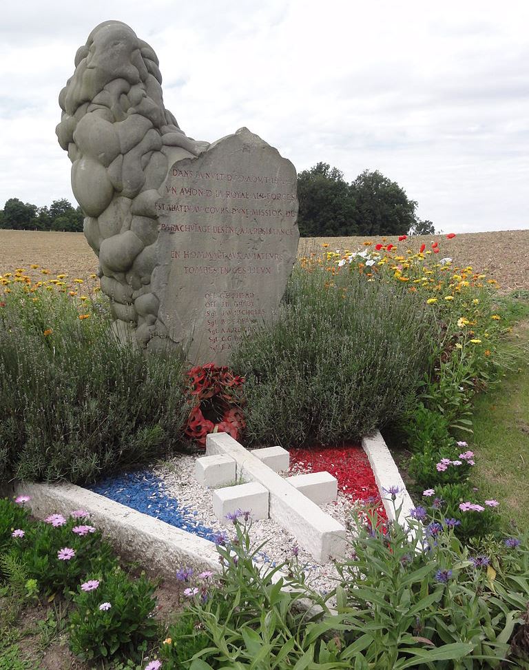 Monument Crash 9 Augustus 1944 #1