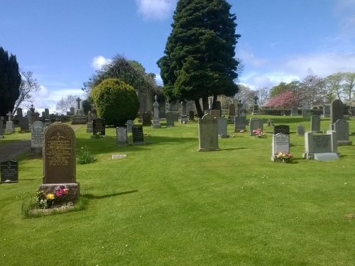 Commonwealth War Graves Alness Parish Churchyard
