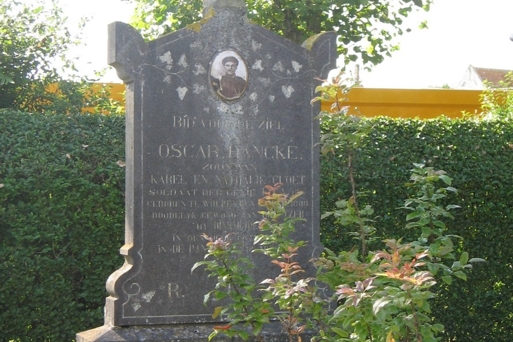 Belgian War Graves Wulpen #2