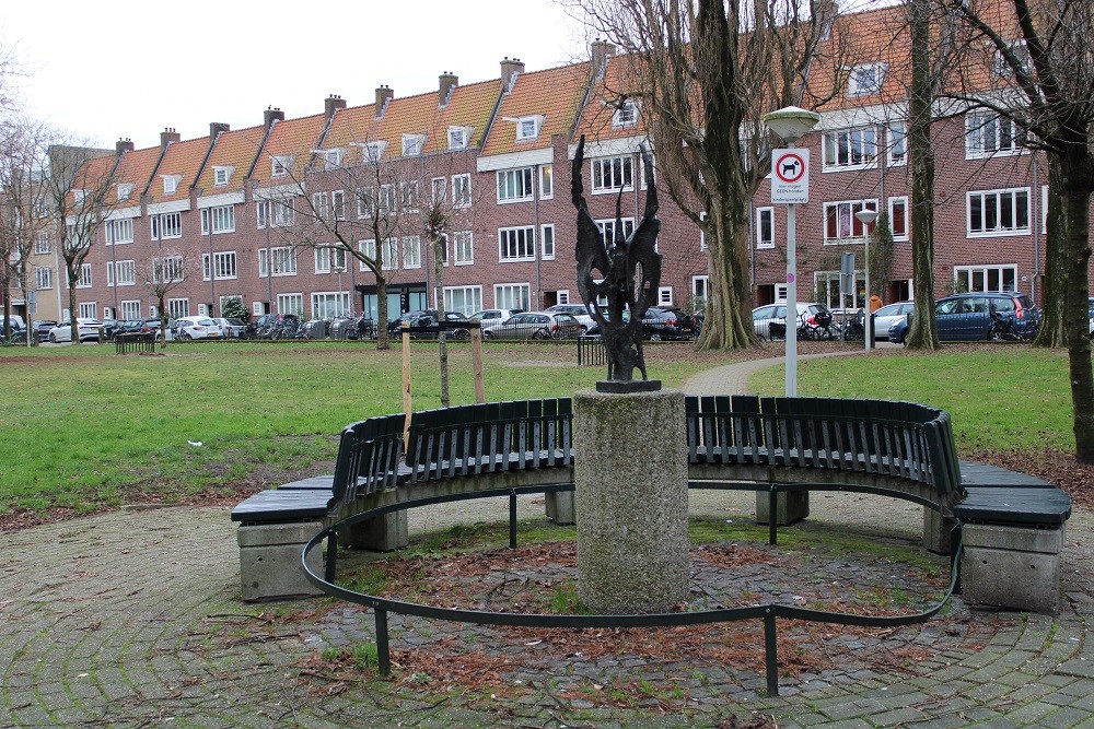 Monument op het Ceramplein #3