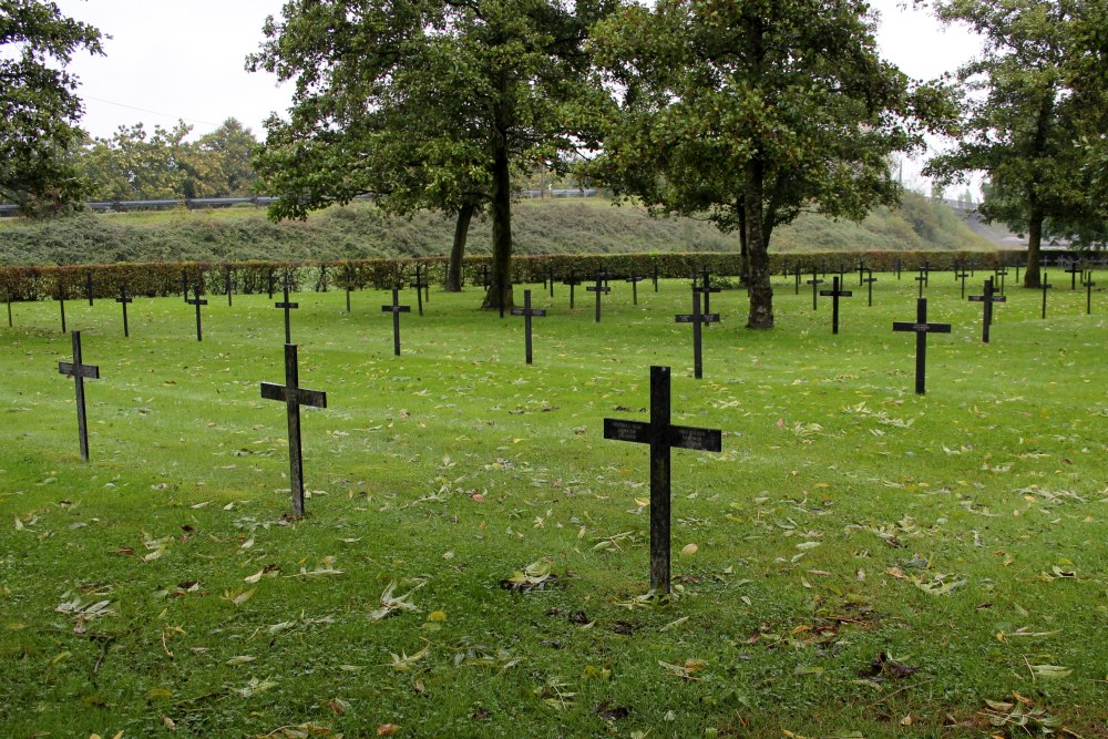 Duitse Oorlogsbegraafplaats Steenwerck #2