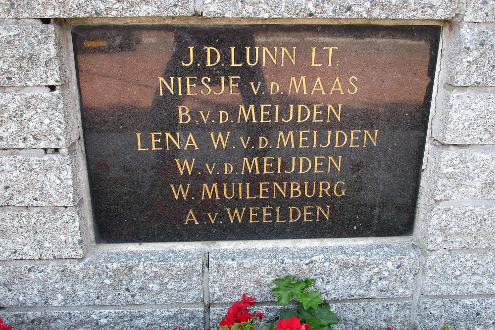 War Memorial Vuren #2