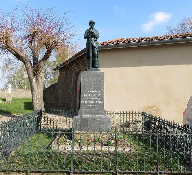 Oorlogsmonument Soleymieux #1