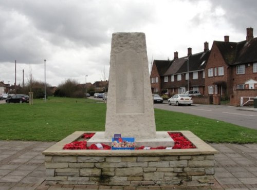 Oorlogsmonument East Bedfont #1