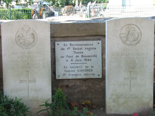 Oorlogsgraven van het Gemenebest Ranville #4