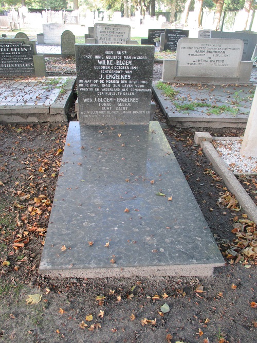 Dutch War Graves Protestant Churchyard Dalen #4