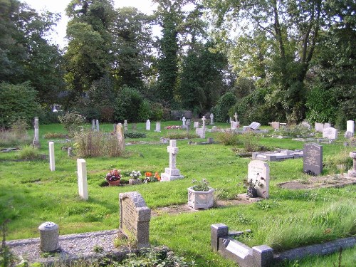 Commonwealth War Graves St Mark Churchyard #1