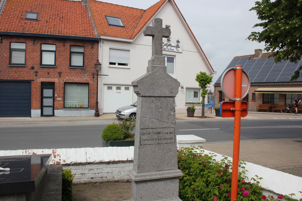 War Memorial Zevekote #3