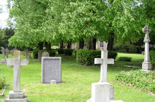 Commonwealth War Grave St Andrew Churchyard