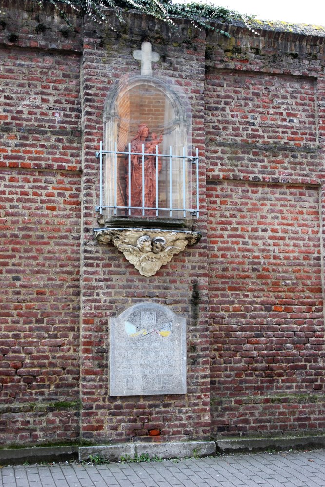 Statue Maria and Memorial Sint-Truiden #2