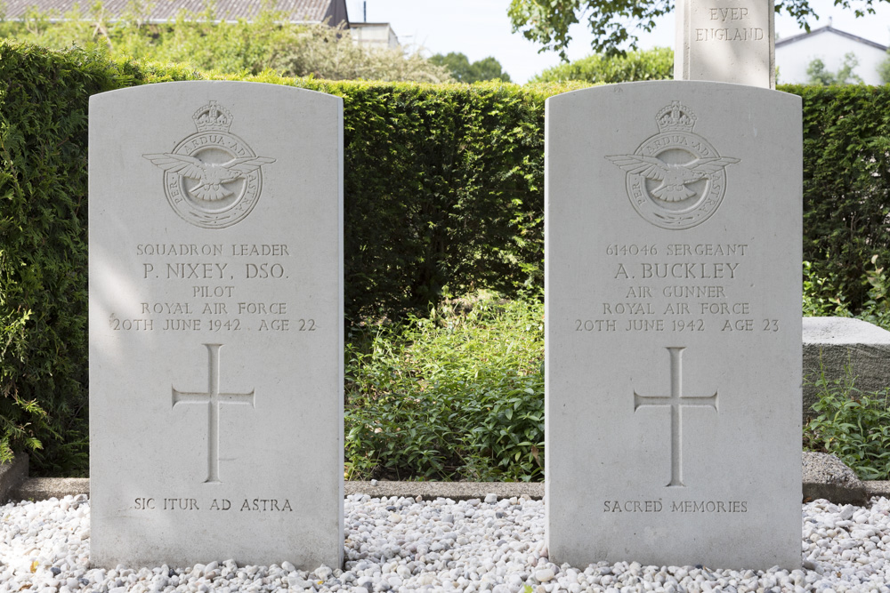 Commonwealth War Graves General Cemetery Ommen #4