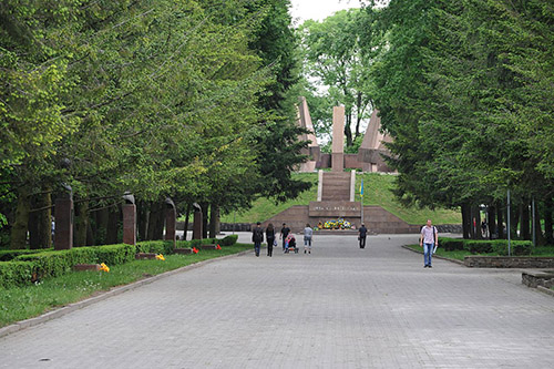 Alley of the Heroes