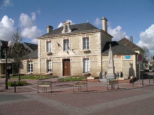 Oorlogsmonument Dmouville #1