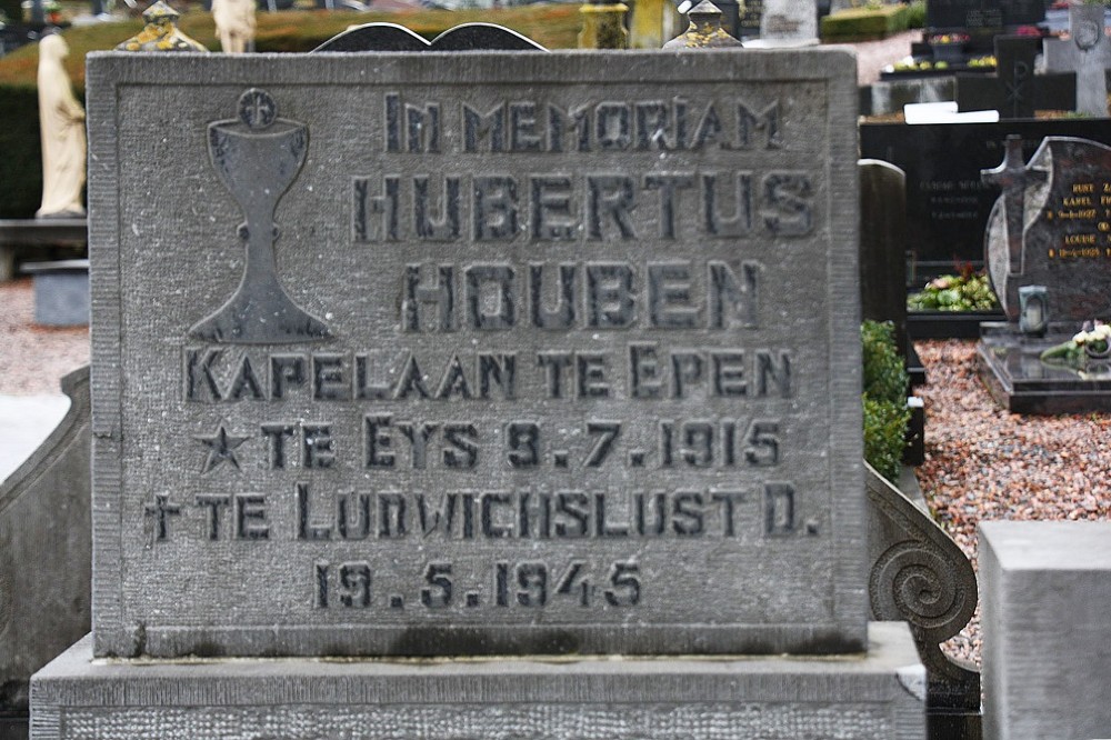 Dutch War Grave Roman Catholic Cemetery Eys #4