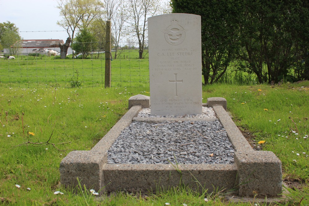 Commonwealth War Grave Oostkerke #3
