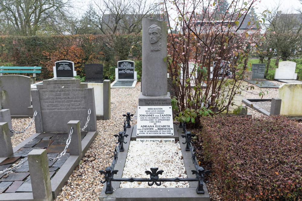 Nederlandse Oorlogsgraven Oude Gemeentelijke Begraafplaats Kesteren #1