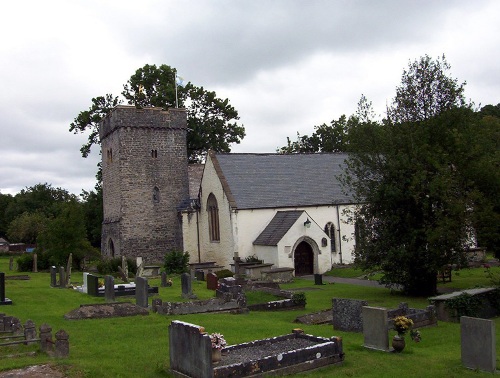 Oorlogsgraven van het Gemenebest St Cadoc Churchyard #1