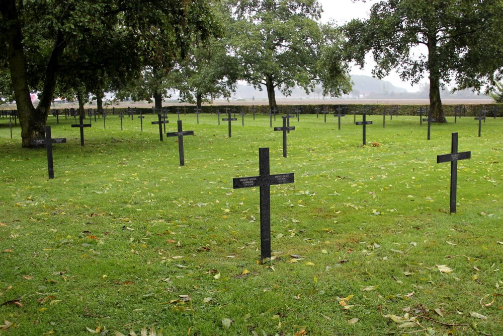 Duitse Oorlogsbegraafplaats Steenwerck #3