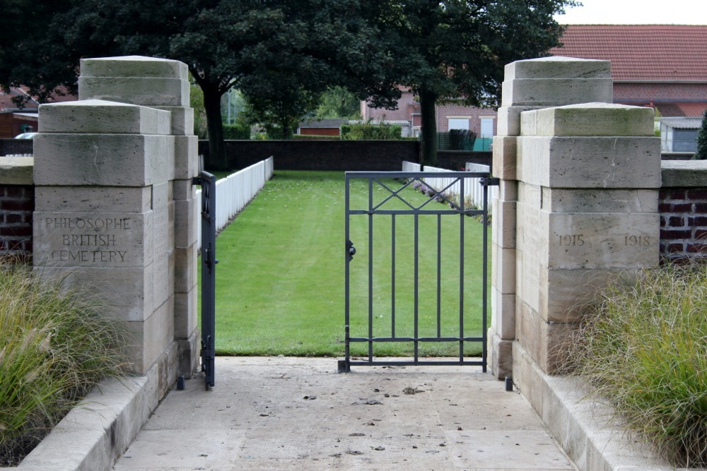 Commonwealth War Cemetery Philosophe