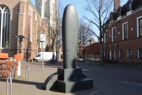 Bombardementsmonument 'Een gestolde herinnering' Middelburg #1