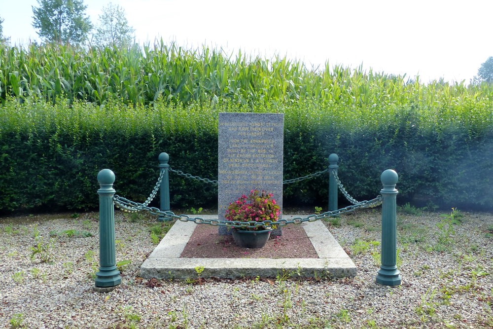 Monument 826 Air Engineers Vliegveld #1