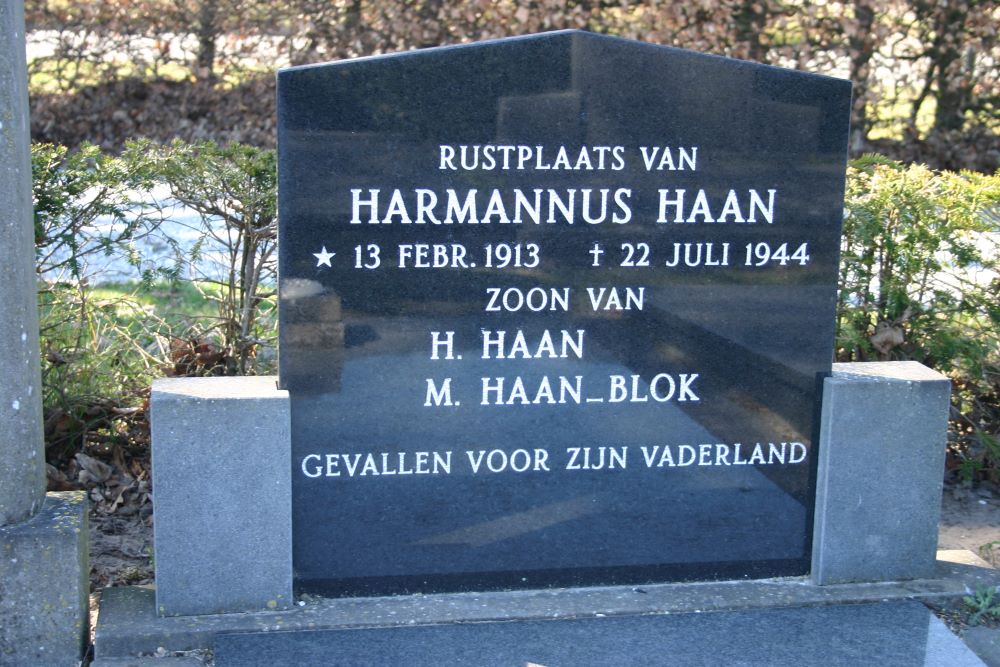 Dutch War Graves Municipal Cemetery