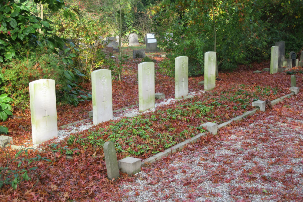 Commonwealth War Graves General Cemetery Deventer #3
