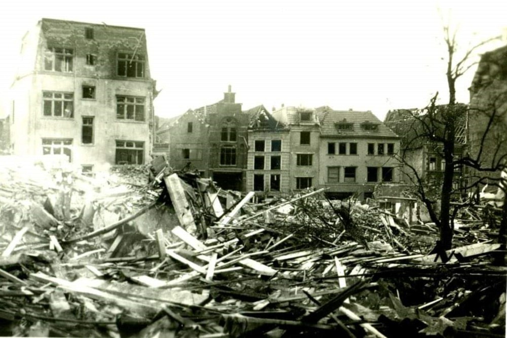 Monument Slachtoffers Bombardement Venlo #4