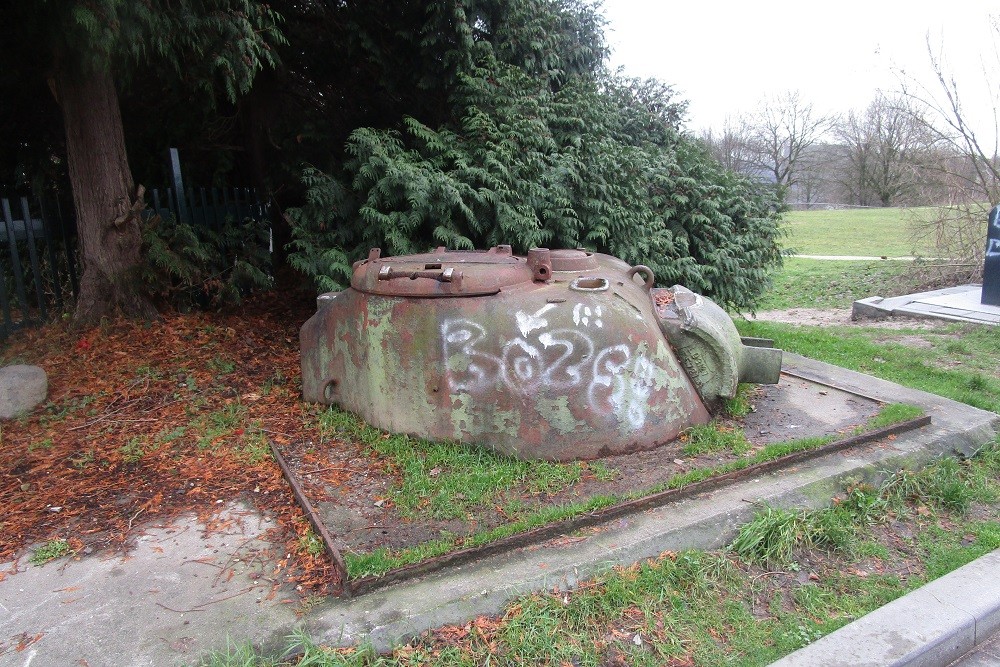 Ingebetonneerde M4 Sherman Tank #2