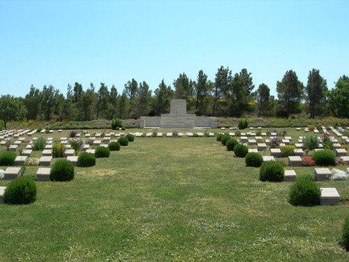 Hill 10 Commonwealth War Cemetery #1
