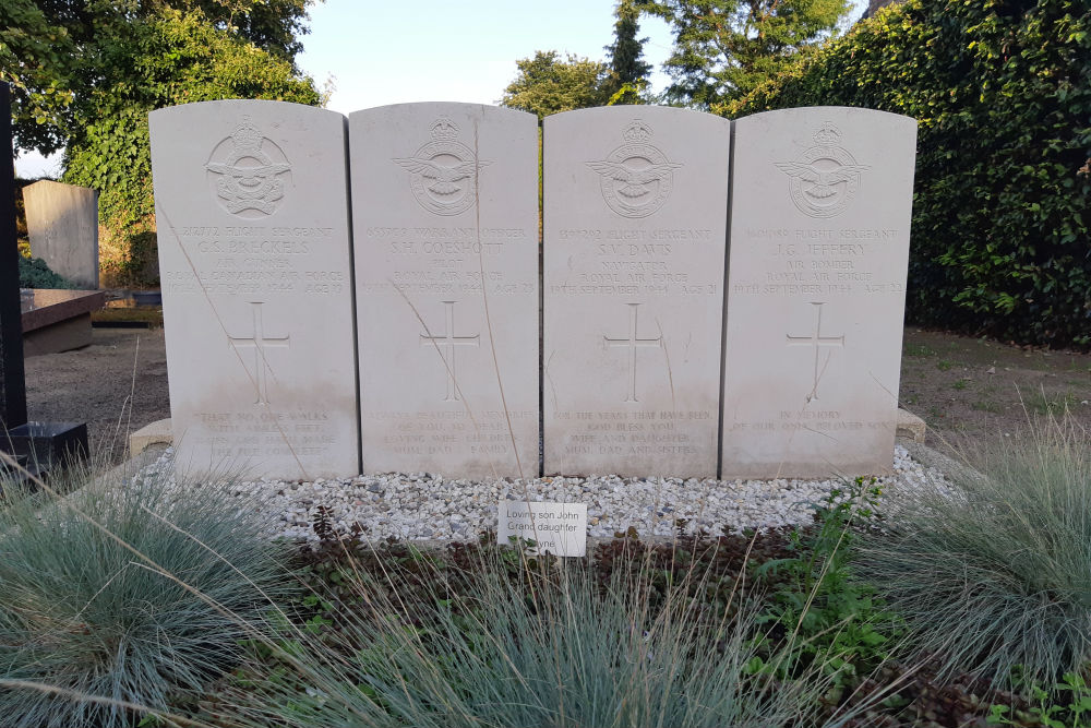 Commonwealth War Graves Cemetery Sint-Michielsgestel #1