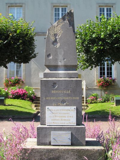 Oorlogsmonument Bénouville #1