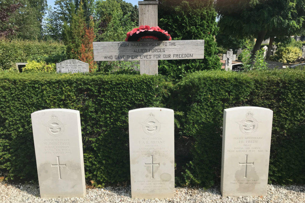 Commonwealth War Graves Old Municipal Cemetery Haaksbergen #4