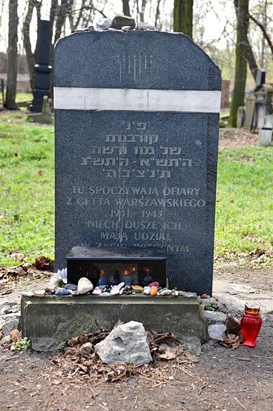 Poolse Oorlogsgraven Joodse Begraafplaats Warschau #4
