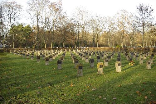 Duitse Oorlogsgraven Stdtischen Friedhof Frth #2