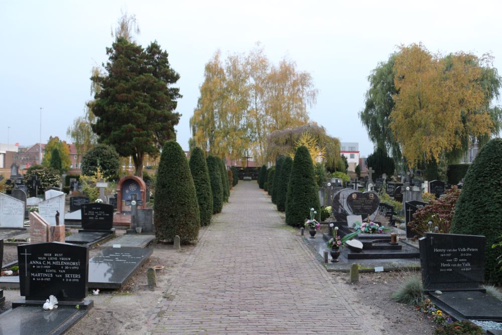 Dutch War Graves R.C. Cemetery Sint Johannes Baptist Waalwijk #3