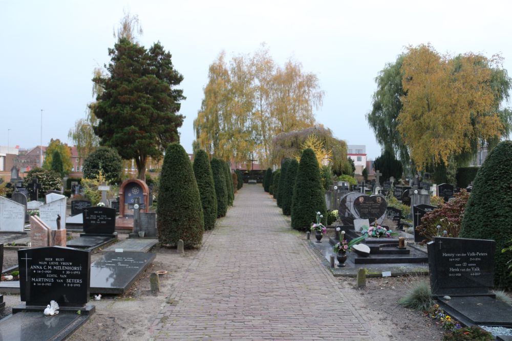 Nederlandse Oorlogsgraven R.K. Begraafplaats Sint Johannes Baptist Waalwijk #3