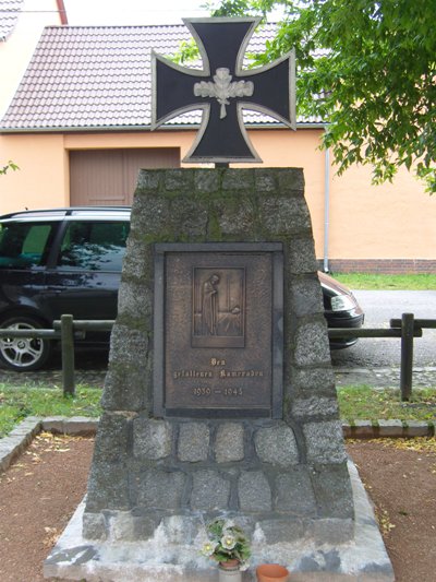 Oorlogsmonument Biehlen #1