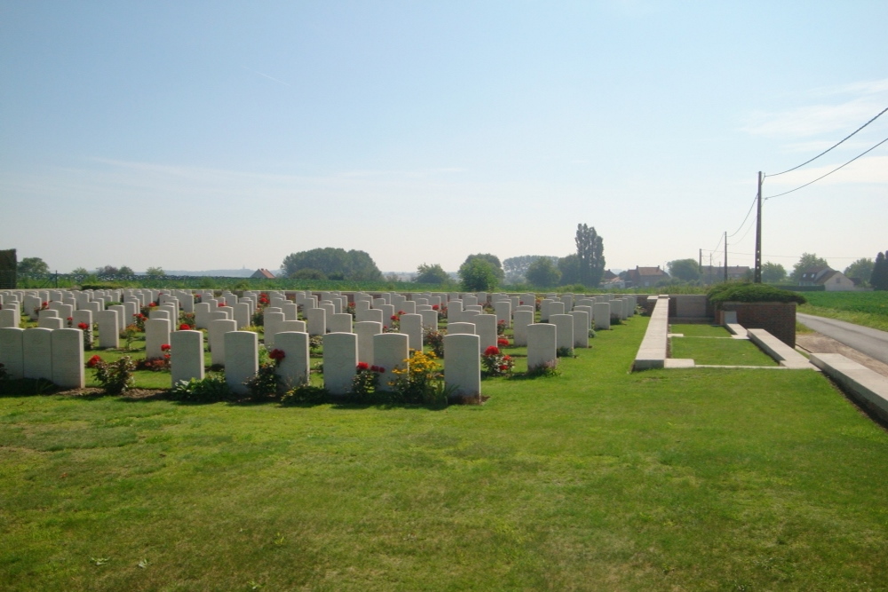 Commonwealth War Cemetery Lindenhoek Chalet #2