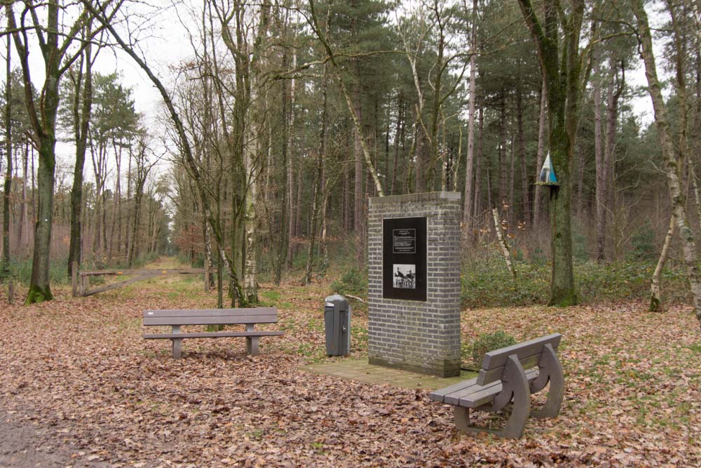 Monument Neergestorte Lancaster Mol-Postel #2