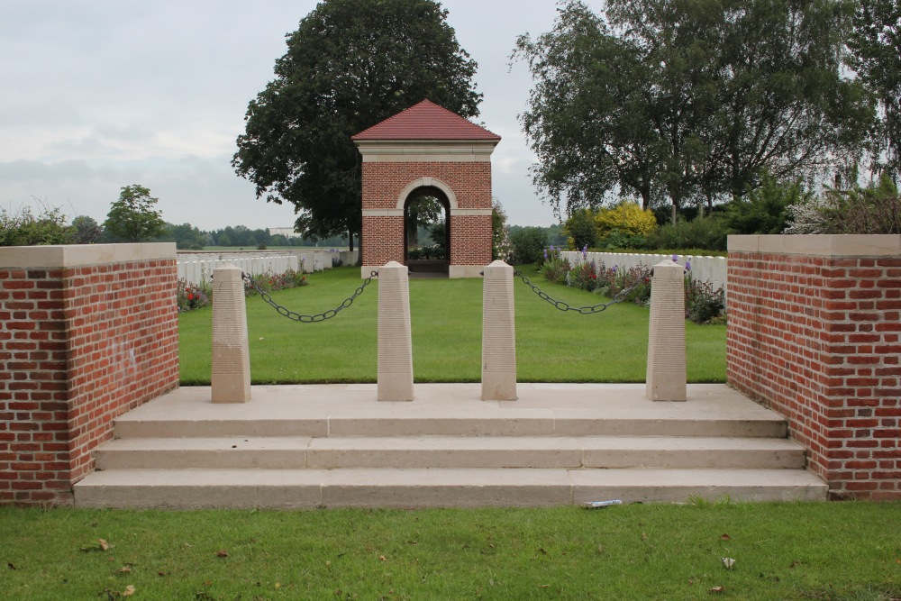 Commonwealth War Cemetery Tilloy #1