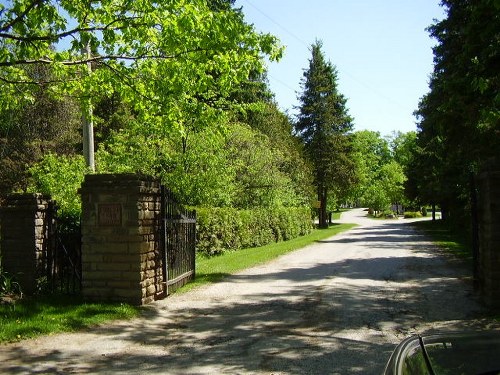 Oorlogsgraven van het Gemenebest Forest Lawn Cemetery #1