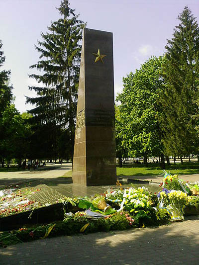 Mass Grave Soviet Soldiers & Partisans (Lenin Str.)